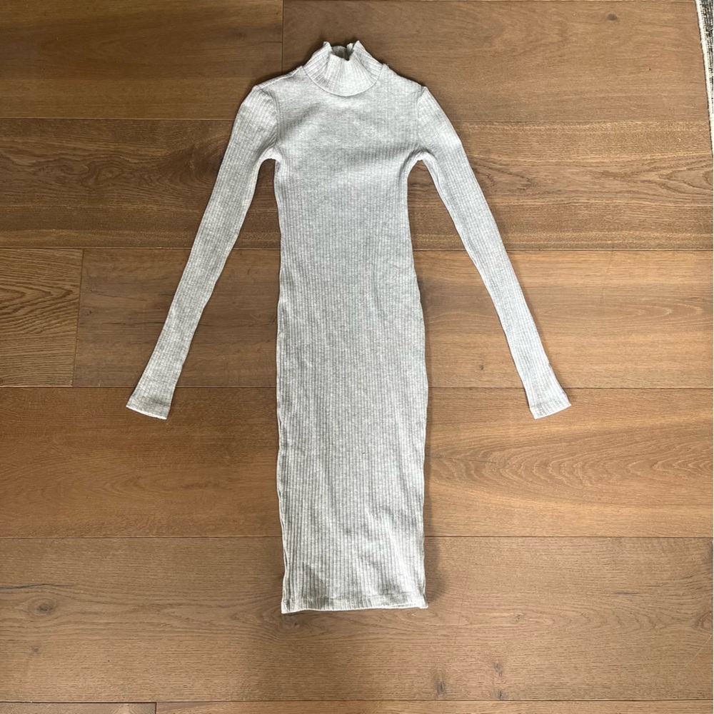 H&M light grey stretchy sweater dress